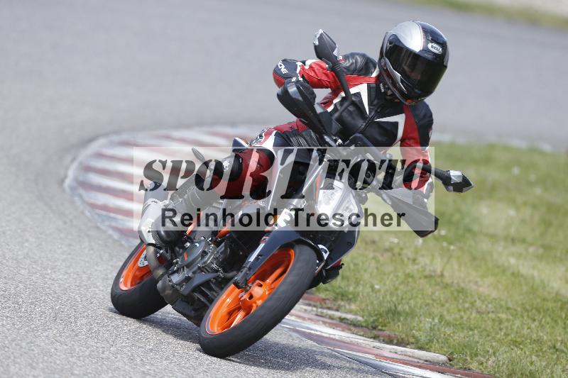 /Archiv-2025/09 22.04.2025 Cornu Master School ADR/gruen-vert/36